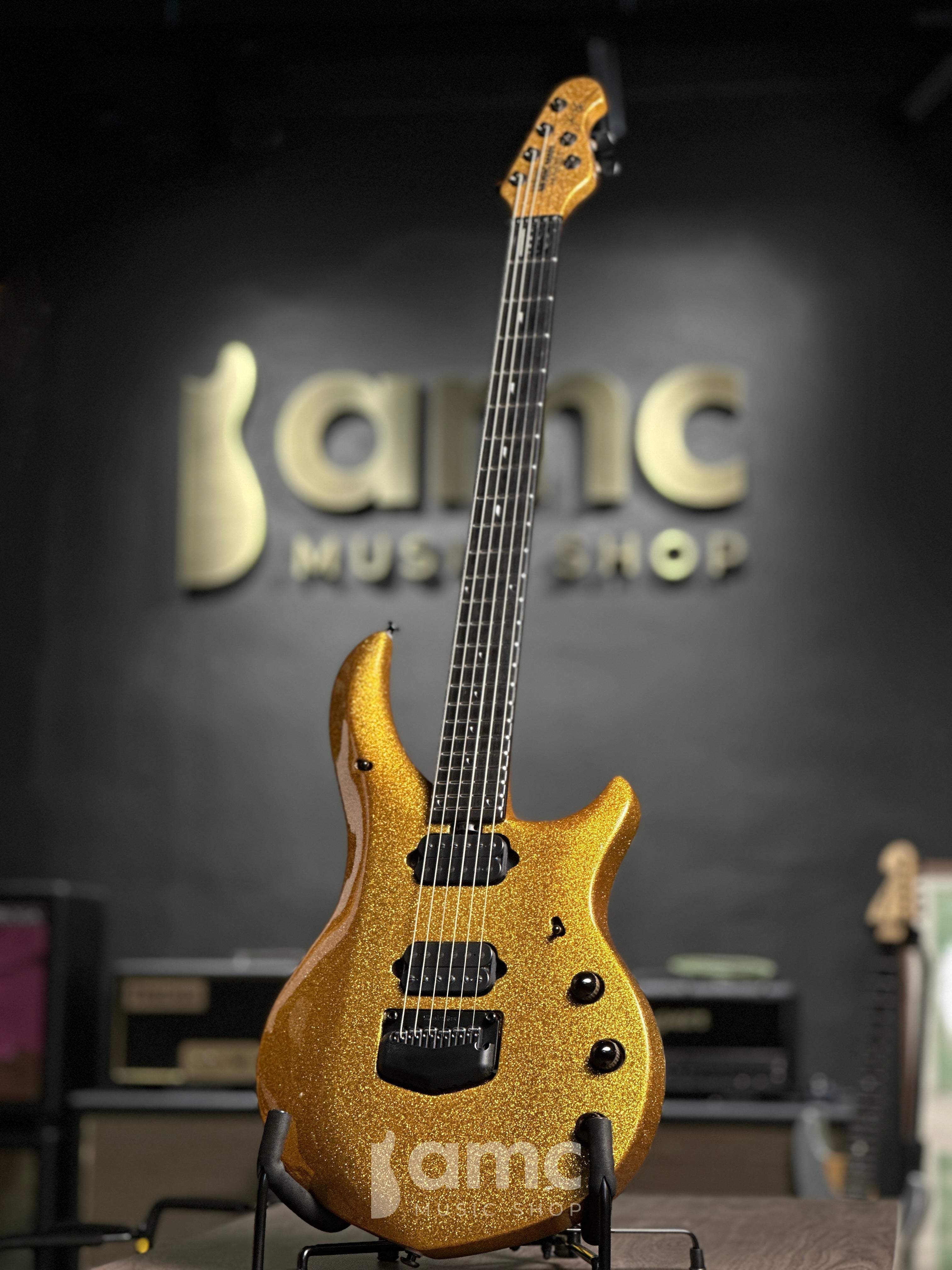 Musicman Majesty John Petrucci Gold Sparkle